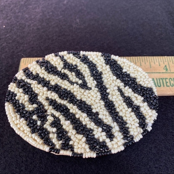 Moyna Vintage black and white compact mirror - Picture 2 of 8